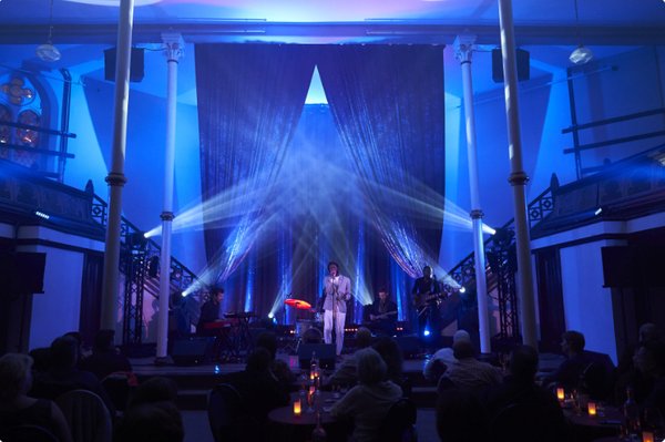 Le Cabaret Chic - Le Balcon - Image 4